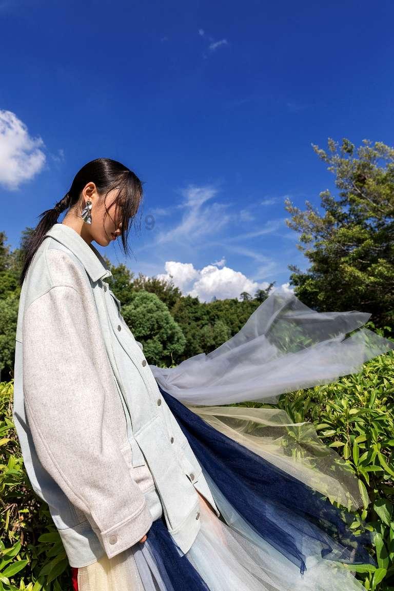 救援聪明的女子