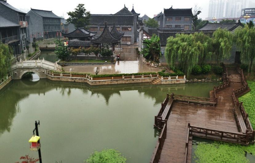 政府工作报告系统全面站位高远 让年轻人干劲更足