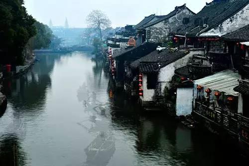 美丽的黑森公主,维多利亚女王最疼爱的曾外孙女,却年仅8岁早夭